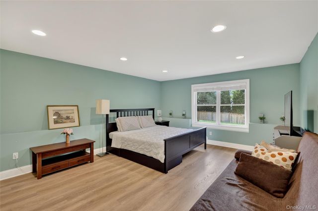 74 Dogwood Lane, Pleasantville, NY 10570