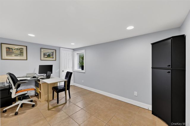 74 Dogwood Lane, Pleasantville, NY 10570