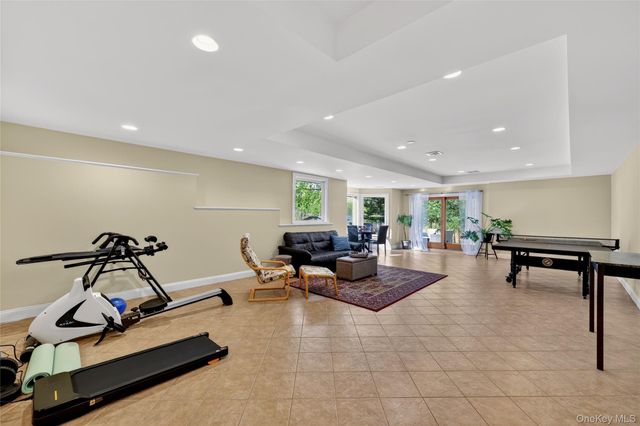 74 Dogwood Lane, Pleasantville, NY 10570