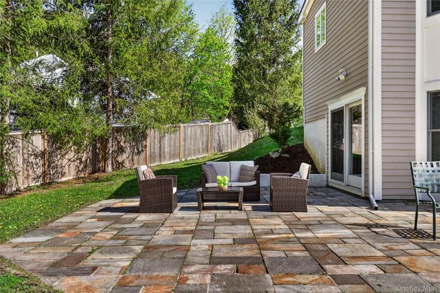 74 Dogwood Lane, Pleasantville, NY 10570