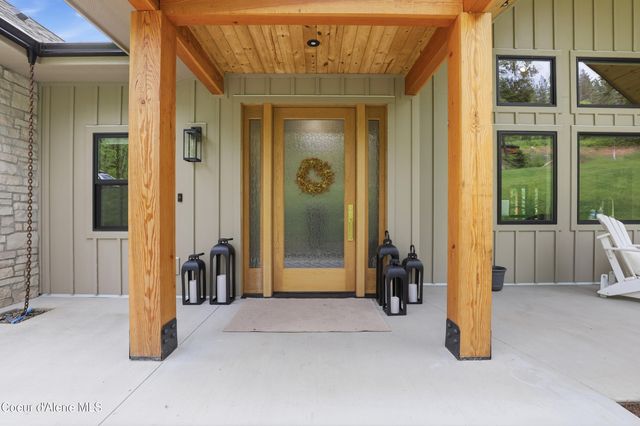 6029 E Deep Shadow LN, Hayden, ID 83835