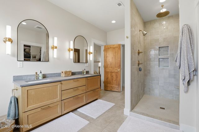 6029 E Deep Shadow LN, Hayden, ID 83835