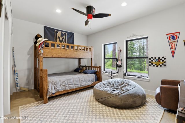 6029 E Deep Shadow LN, Hayden, ID 83835