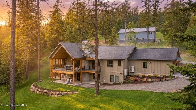 6029 E Deep Shadow LN, Hayden, ID 83835