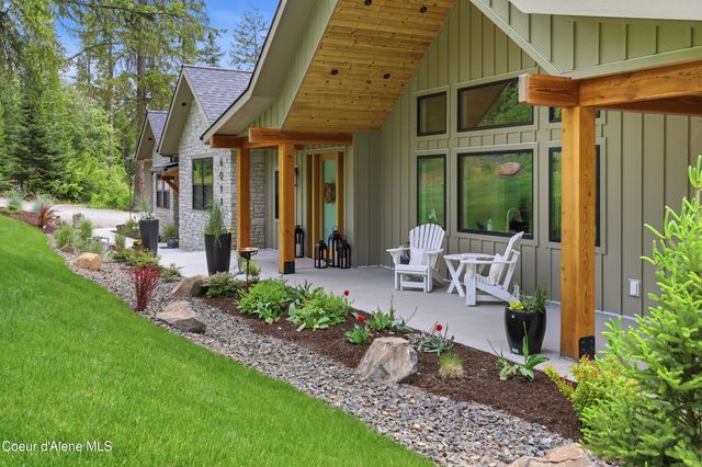 6029 E Deep Shadow LN, Hayden, ID 83835