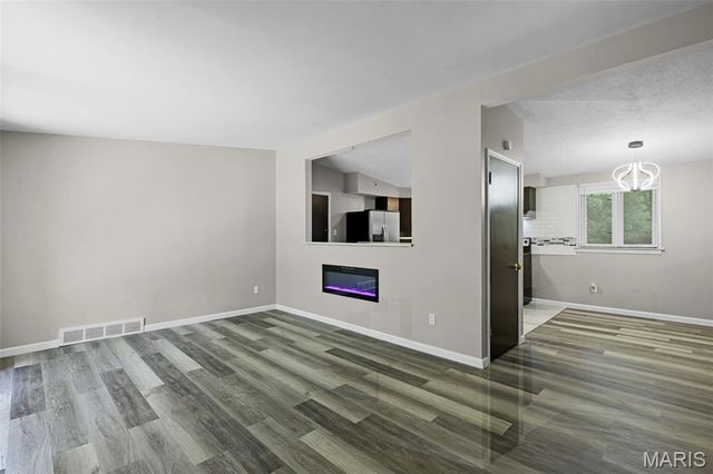 9614 Winkler Drive, Saint Louis, MO 63136