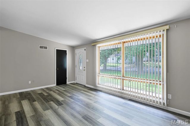9614 Winkler Drive, Saint Louis, MO 63136