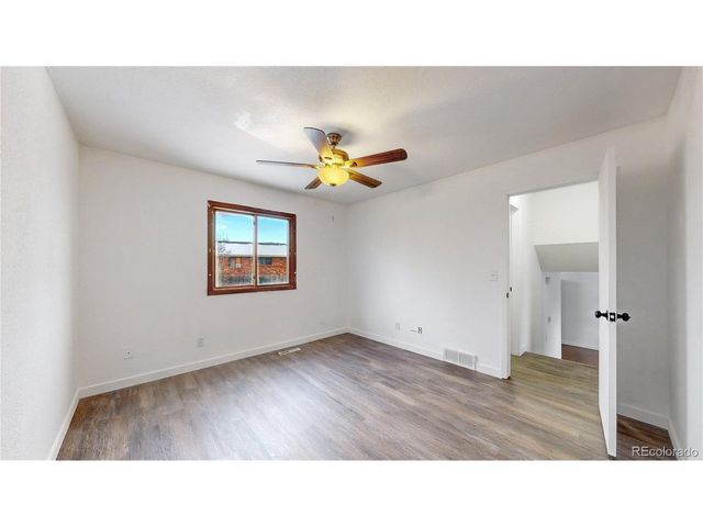 127 Lori Dr, Loveland, CO 80537