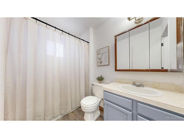 127 Lori Dr, Loveland, CO 80537