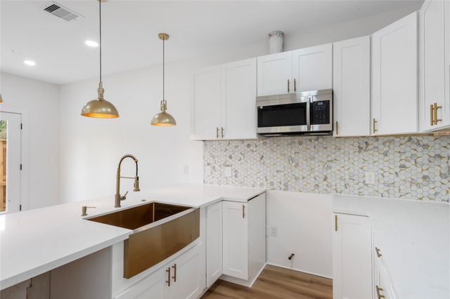 7117 Springdale Street B, Houston, TX 77028