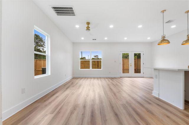 7117 Springdale Street B, Houston, TX 77028