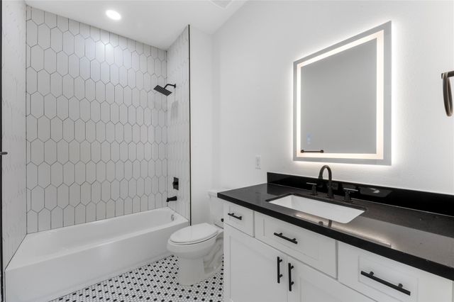 7117 Springdale Street B, Houston, TX 77028