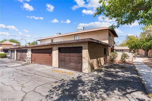 5077 Village Drive, Las Vegas, NV 89142