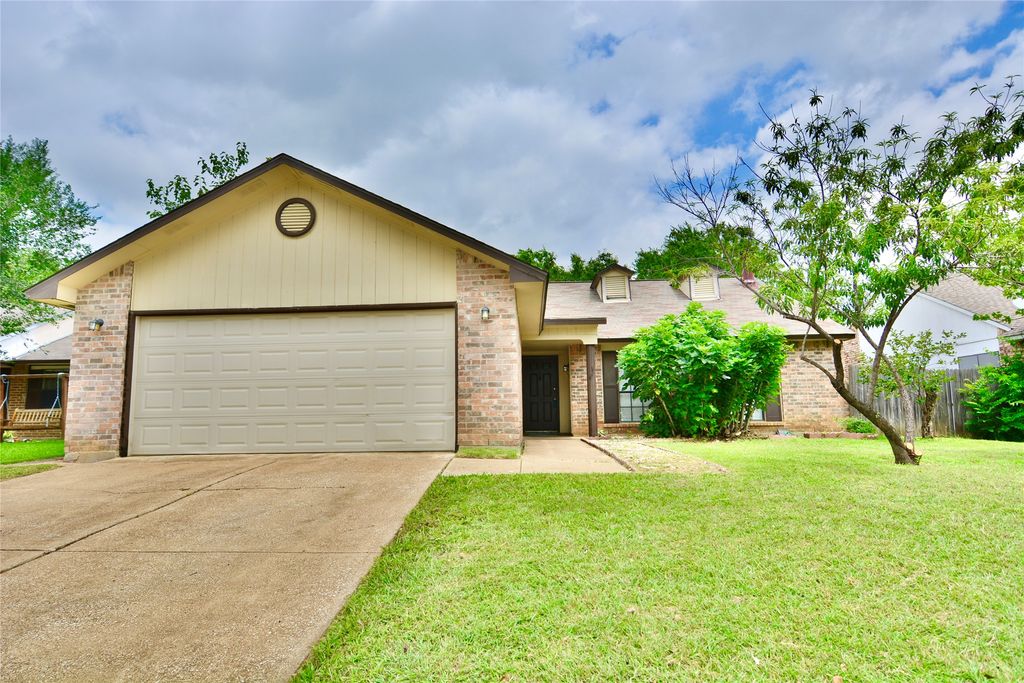 4133 Silverberry Avenue, Fort Worth, TX 76137