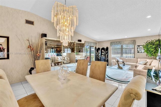 6116 Kings Gate Cir, Delray Beach, FL 33484