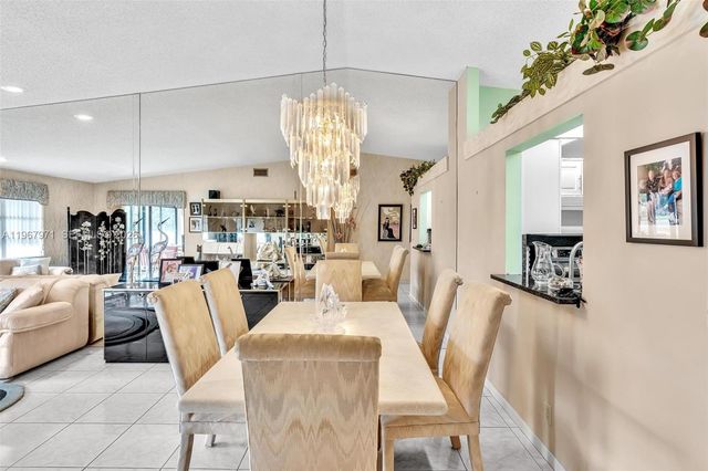 6116 Kings Gate Cir, Delray Beach, FL 33484