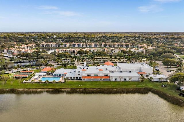 6116 Kings Gate Cir, Delray Beach, FL 33484