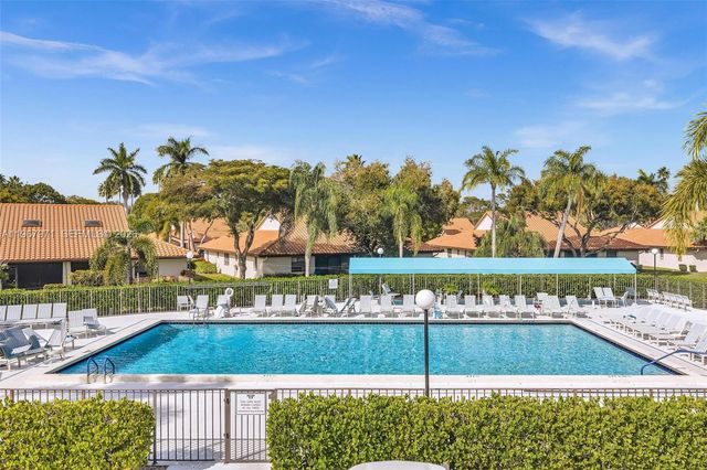 6116 Kings Gate Cir, Delray Beach, FL 33484