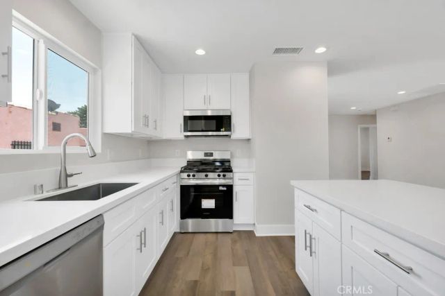 1234 W 89th Street, Los Angeles, CA 90044