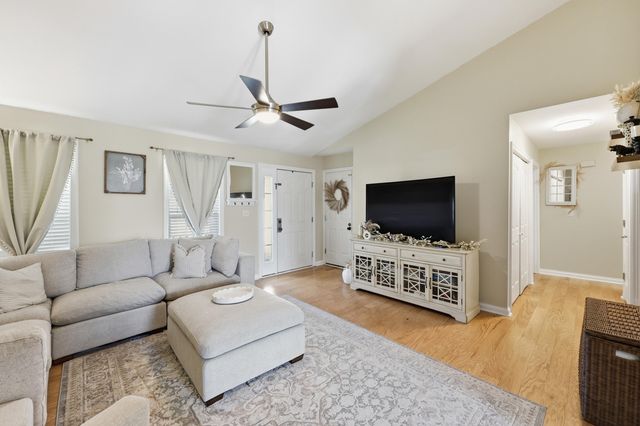 1054 Quarter Mile Way, Frankfort, KY 40601