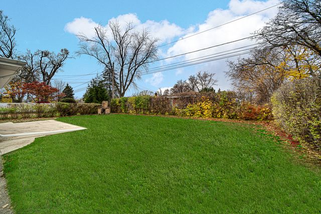 1845 Everett Avenue, Des Plaines, IL 60018