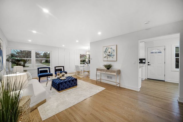 1845 Everett Avenue, Des Plaines, IL 60018