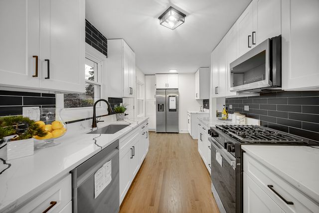 1845 Everett Avenue, Des Plaines, IL 60018