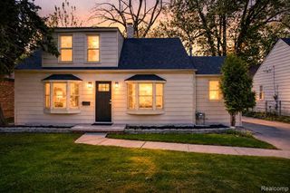 22606 Liberty Street, Saint Clair Shores, MI 48080