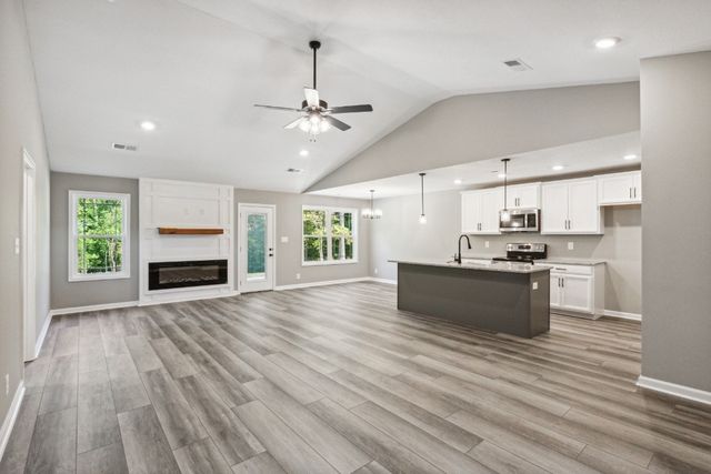 1170 Tybee Dr, Clarksville, TN 37042