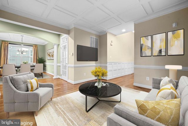 43032 LA RIVA DR, Ashburn, VA 20148