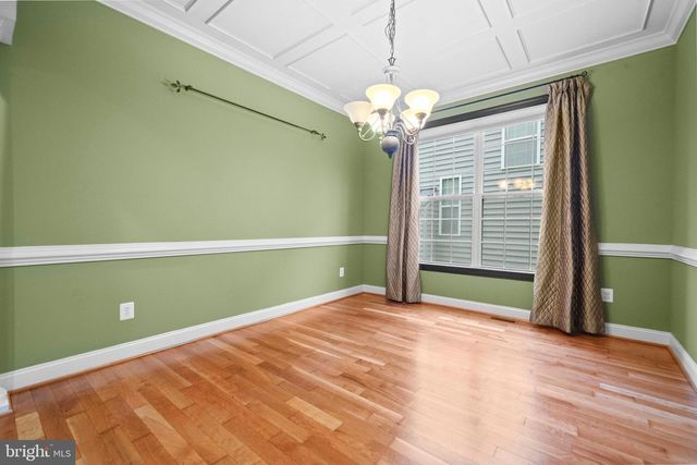 43032 LA RIVA DR, Ashburn, VA 20148