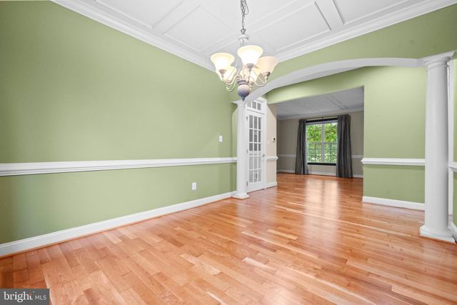 43032 LA RIVA DR, Ashburn, VA 20148