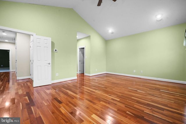 43032 LA RIVA DR, Ashburn, VA 20148