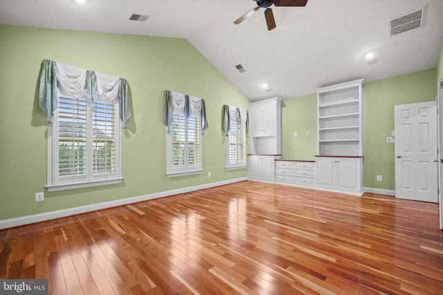 43032 LA RIVA DR, Ashburn, VA 20148