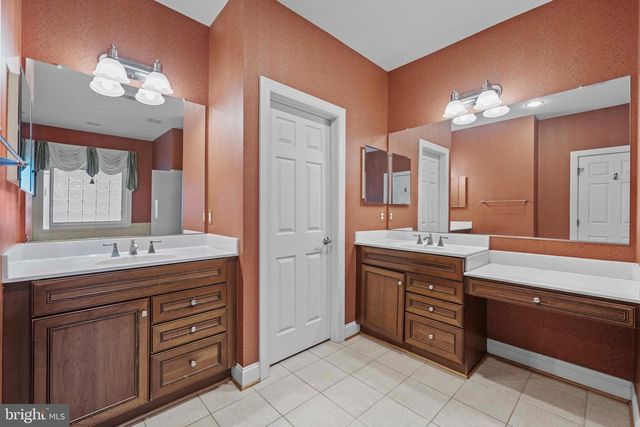 43032 LA RIVA DR, Ashburn, VA 20148