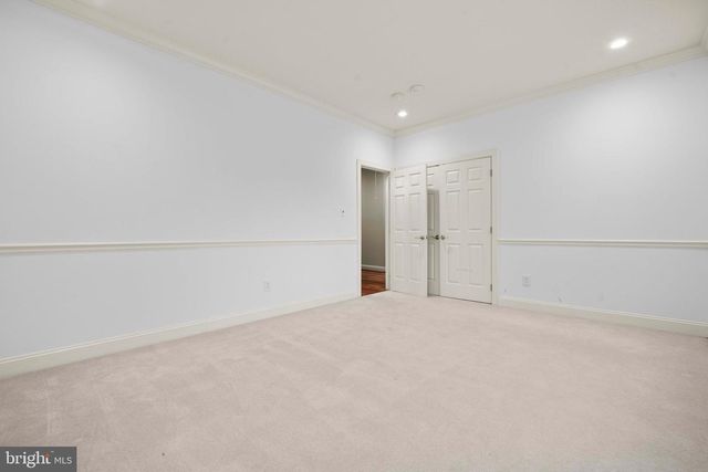 43032 LA RIVA DR, Ashburn, VA 20148