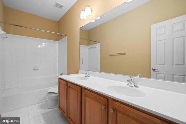 43032 LA RIVA DR, Ashburn, VA 20148