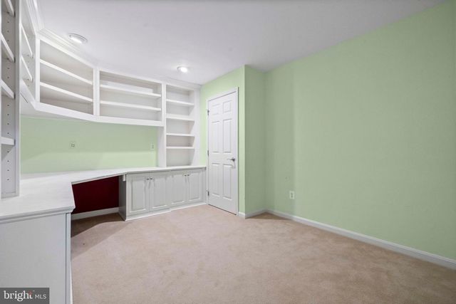 43032 LA RIVA DR, Ashburn, VA 20148
