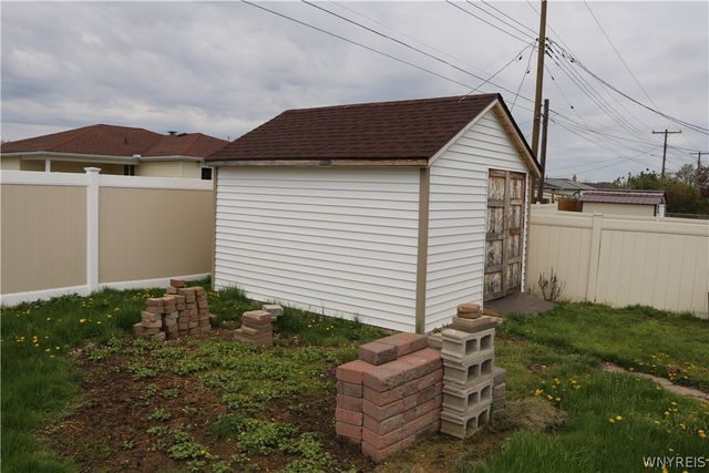 26 Caroline Lane, Cheektowaga, NY 14043