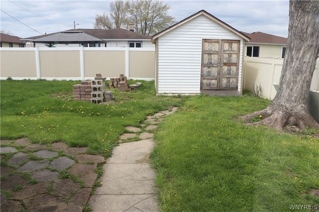 26 Caroline Lane, Cheektowaga, NY 14043