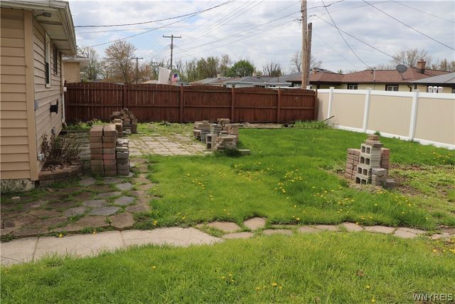 26 Caroline Lane, Cheektowaga, NY 14043