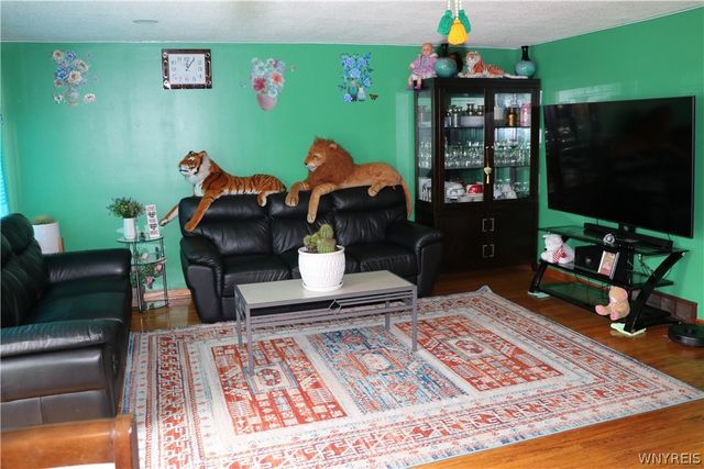 26 Caroline Lane, Cheektowaga, NY 14043