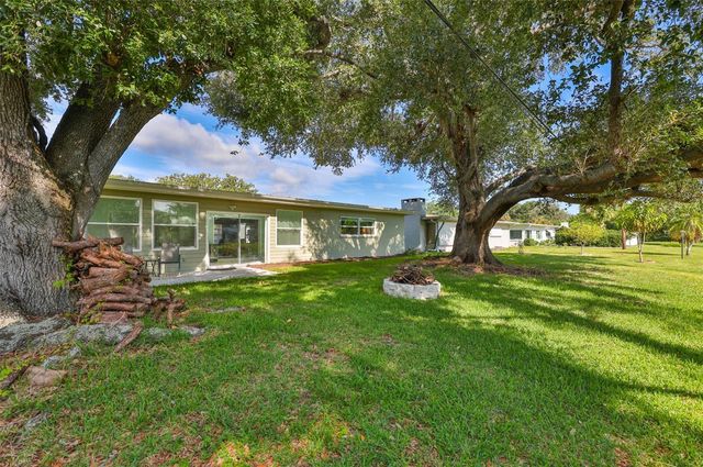 2335 SURREY LANE, Clearwater, FL 33763