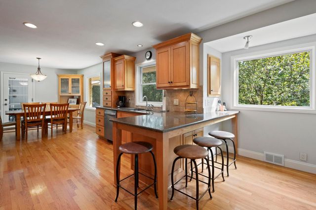 15 Saint Albans Road E, Hopkins, MN 55305