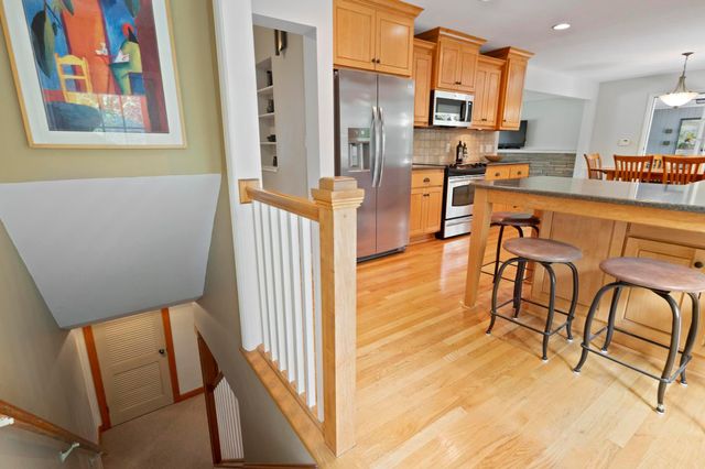 15 Saint Albans Road E, Hopkins, MN 55305