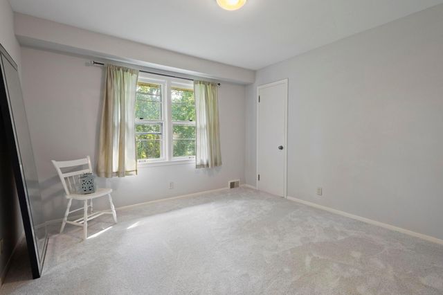 15 Saint Albans Road E, Hopkins, MN 55305