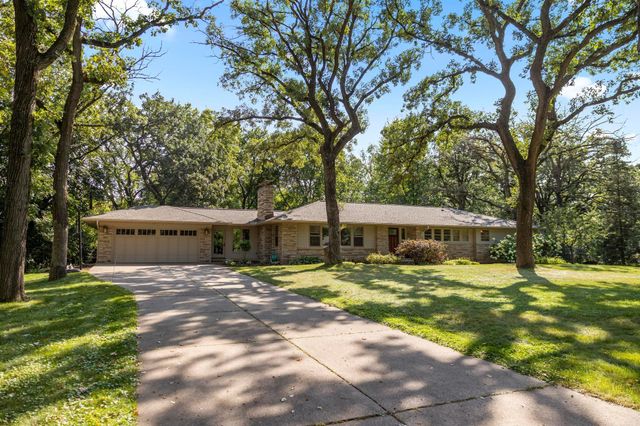 15 Saint Albans Road E, Hopkins, MN 55305