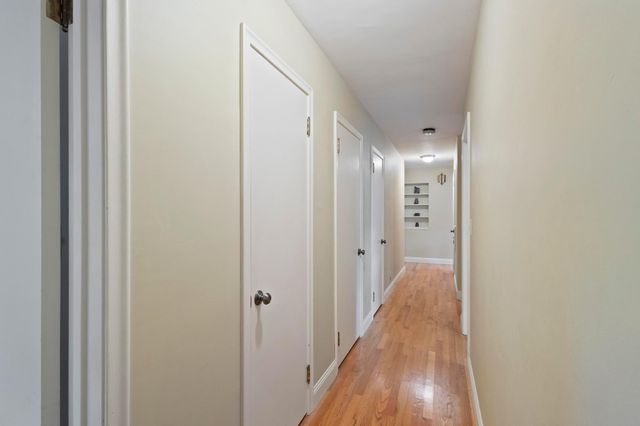 15 Saint Albans Road E, Hopkins, MN 55305