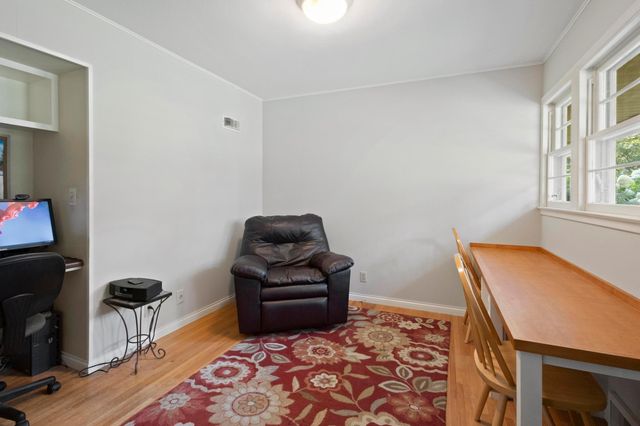 15 Saint Albans Road E, Hopkins, MN 55305