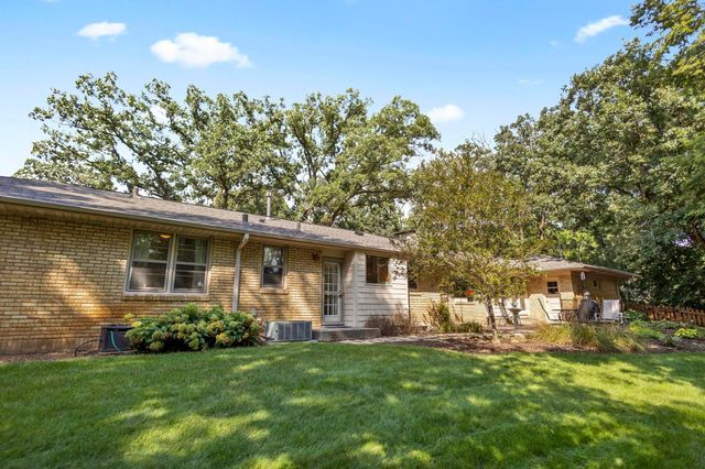 15 Saint Albans Road E, Hopkins, MN 55305